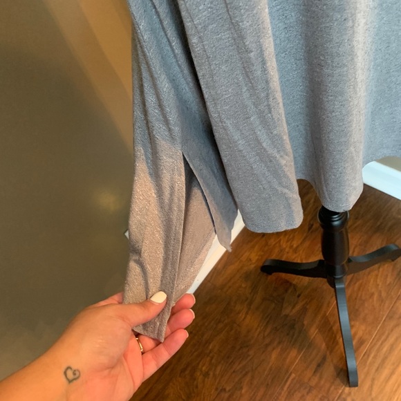 LulaRoe Perfect Tee - Picture 2 of 4